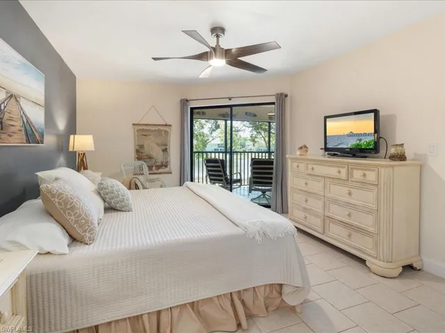 1806 Kings Lake Blvd # 4, Naples Fl 34112