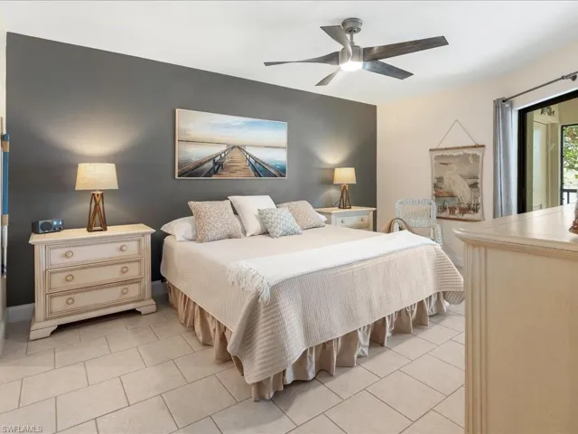 1806 Kings Lake Blvd # 4, Naples Fl 34112