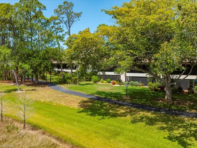1806 Kings Lake Blvd # 4, Naples Fl 34112