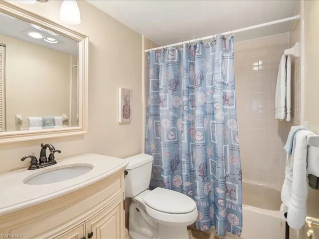 1806 Kings Lake Blvd # 4, Naples Fl 34112