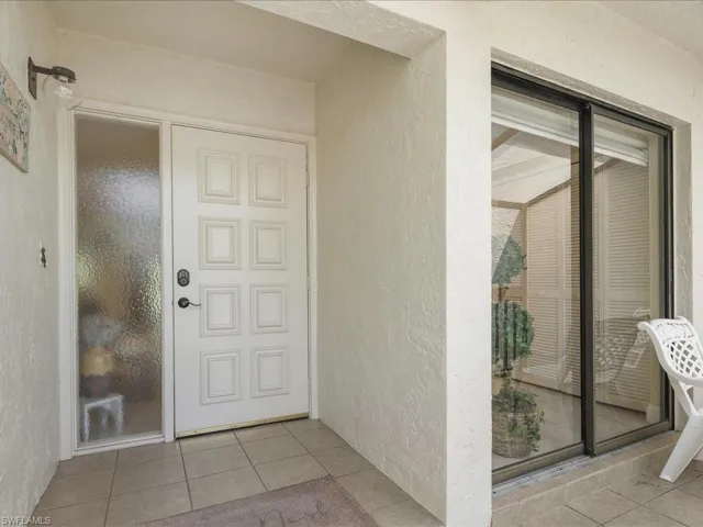 1806 Kings Lake Blvd # 4, Naples Fl 34112