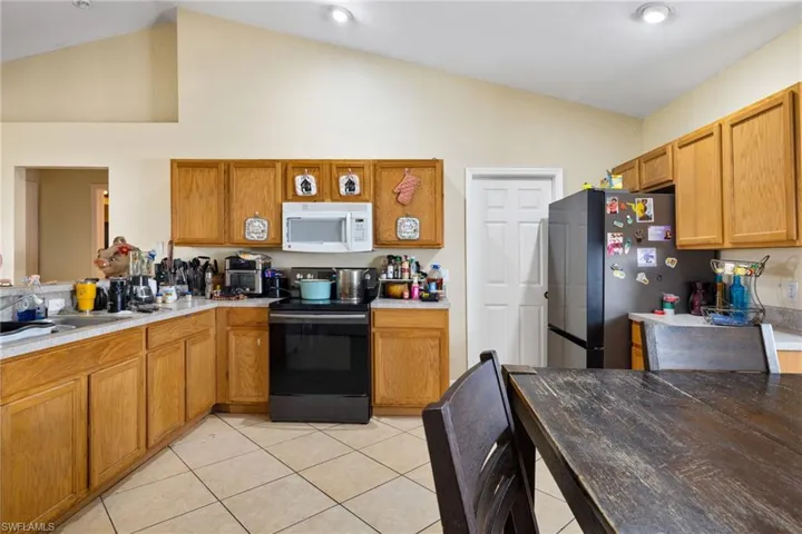 409 NE 25th  TER, Cape Coral, FL 33909