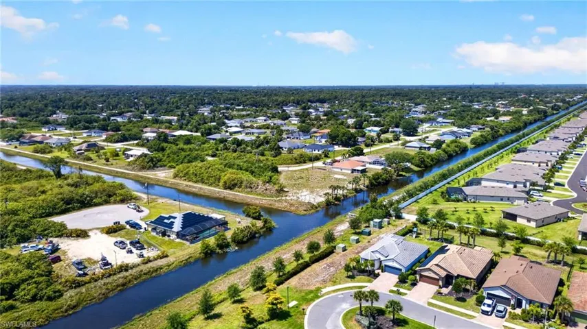 3721 E Hampton Cir, Alva, Florida 33920