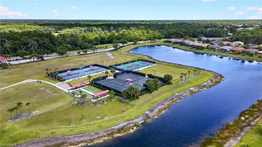 3721 E Hampton Cir, Alva, Florida 33920