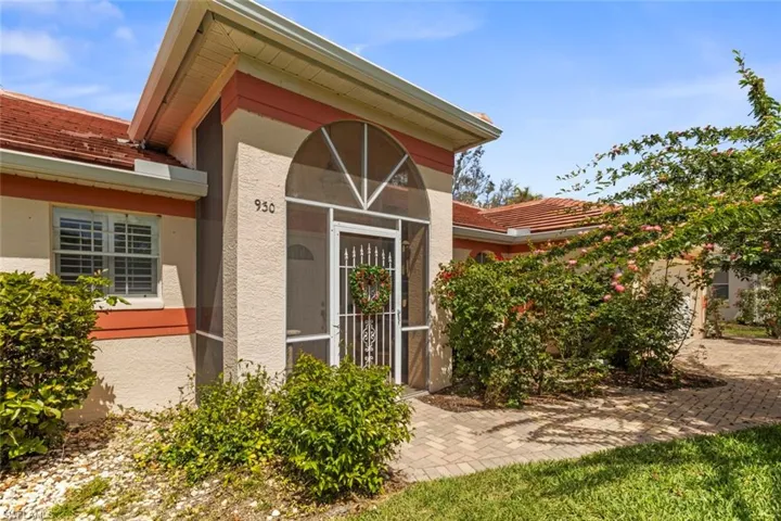 930 Moon Lake Dr, Naples, Florida 34104