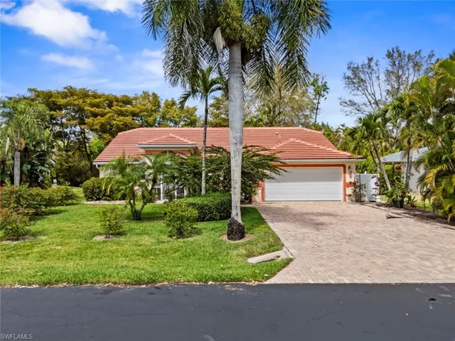 930 Moon Lake Dr, Naples, Florida 34104