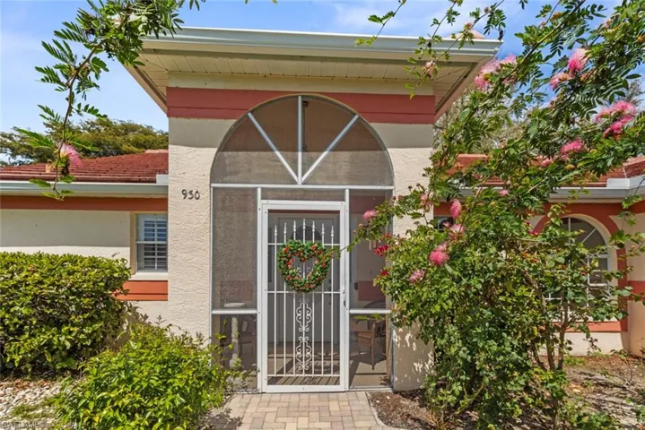 930 Moon Lake Dr, Naples, Florida 34104