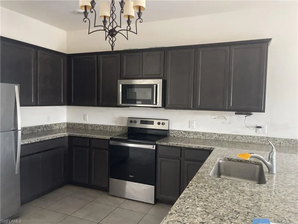 2928 Nw 27th St, Cape Coral, Florida 33993, 4 Bedrooms Bedrooms, ,2 BathroomsBathrooms,Residential,For Sale,27th,225051141