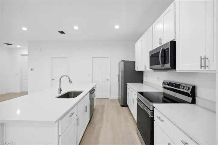 9029 E CASTLE  CIR, Labelle, FL 33935