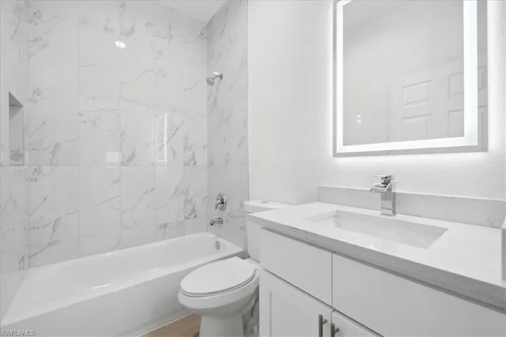 9029 E CASTLE  CIR, Labelle, FL 33935