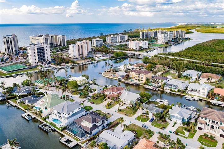 128  Heron  AVE, NAPLES, FL 34108
