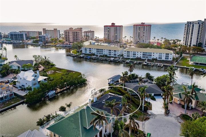 128  Heron  AVE, NAPLES, FL 34108