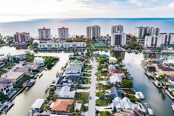 128  Heron  AVE, NAPLES, FL 34108