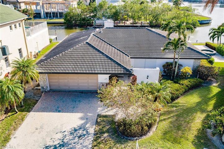 128  Heron  AVE, NAPLES, FL 34108