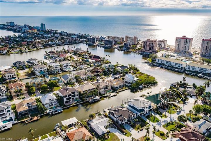 128  Heron  AVE, NAPLES, FL 34108