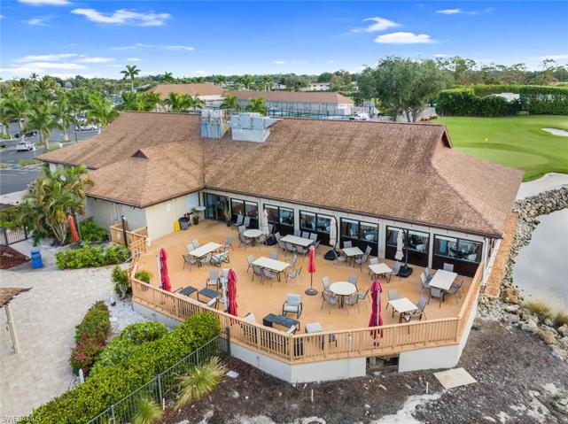 Deck Dining 19th Hole Restaurant