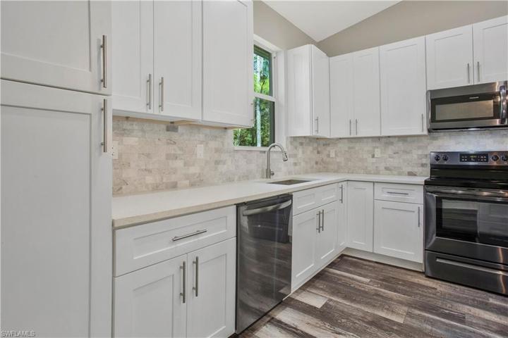 2827  Desoto S BLVD, Naples, FL 34117