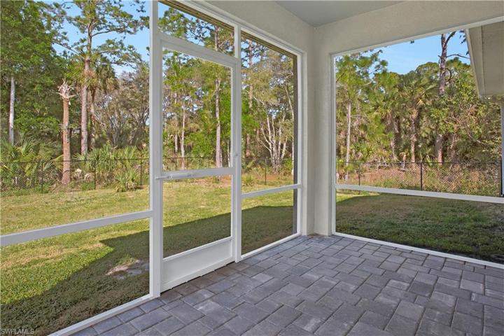 2827  Desoto S BLVD, Naples, FL 34117