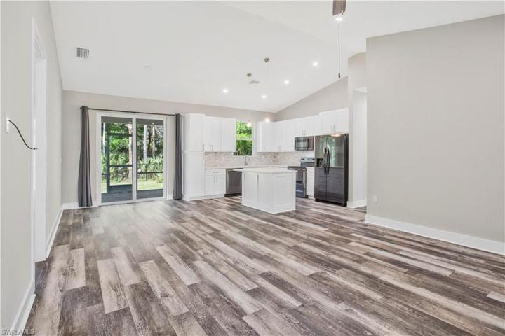 2827  Desoto S BLVD, Naples, FL 34117