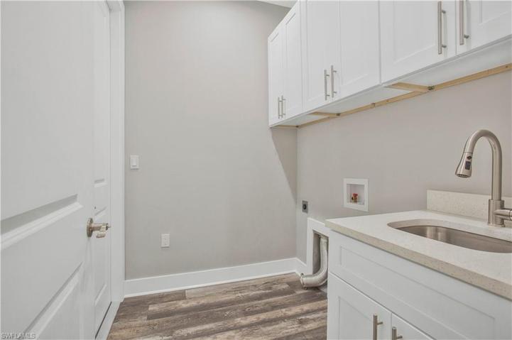 2827  Desoto S BLVD, Naples, FL 34117