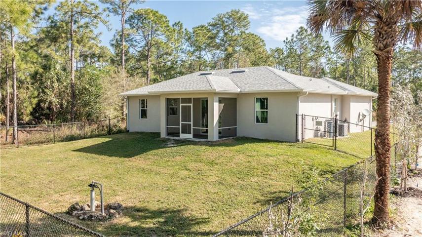 2827  Desoto S BLVD, Naples, FL 34117
