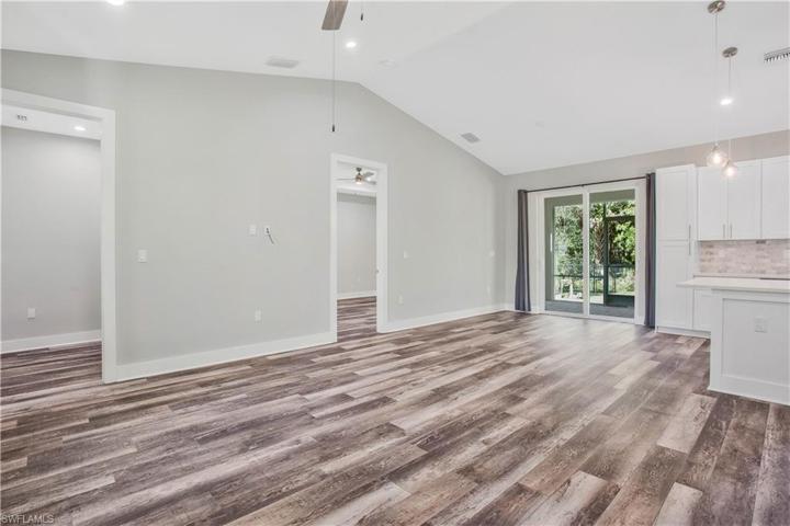 2827  Desoto S BLVD, Naples, FL 34117