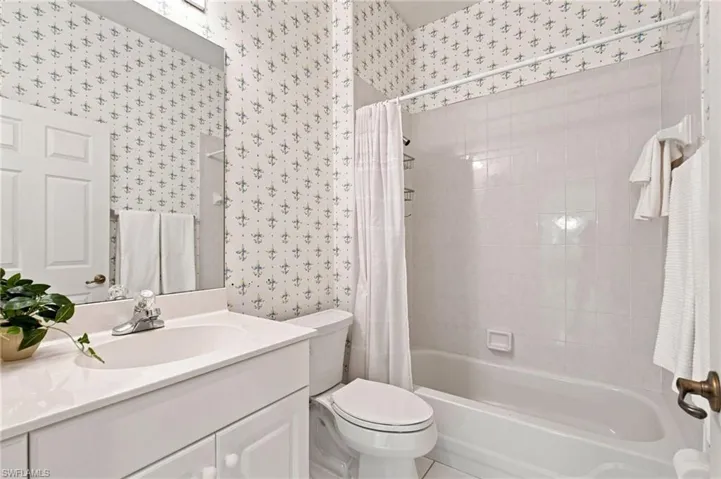 620 Vintage Reserve Ln C, Naples, Florida 34119