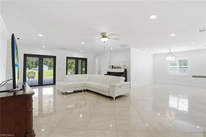 5930  Sea Grass  LN, Naples, FL 34116