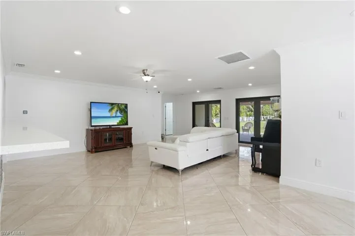 5930  Sea Grass  LN, Naples, FL 34116