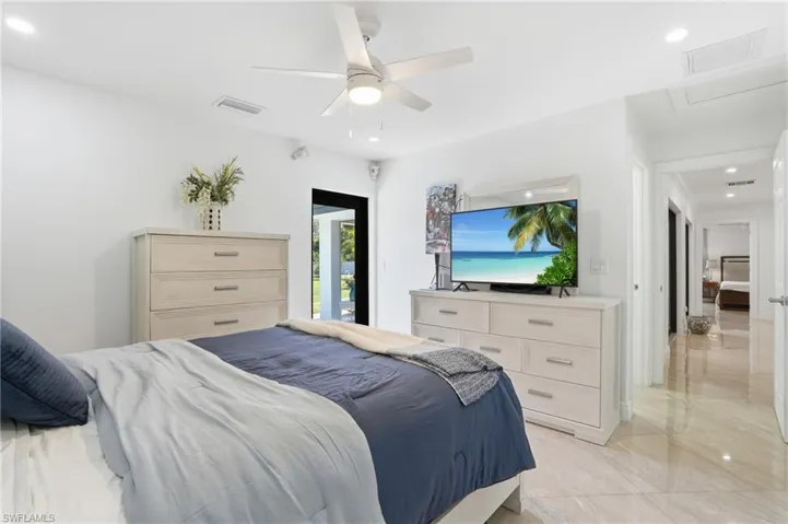 5930  Sea Grass  LN, Naples, FL 34116