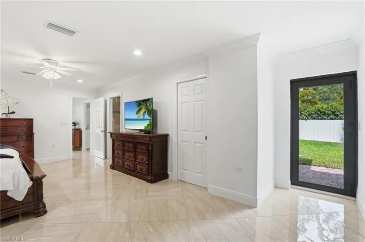 5930  Sea Grass  LN, Naples, FL 34116