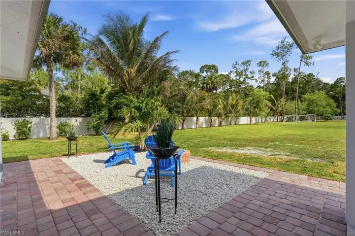 5930  Sea Grass  LN, Naples, FL 34116