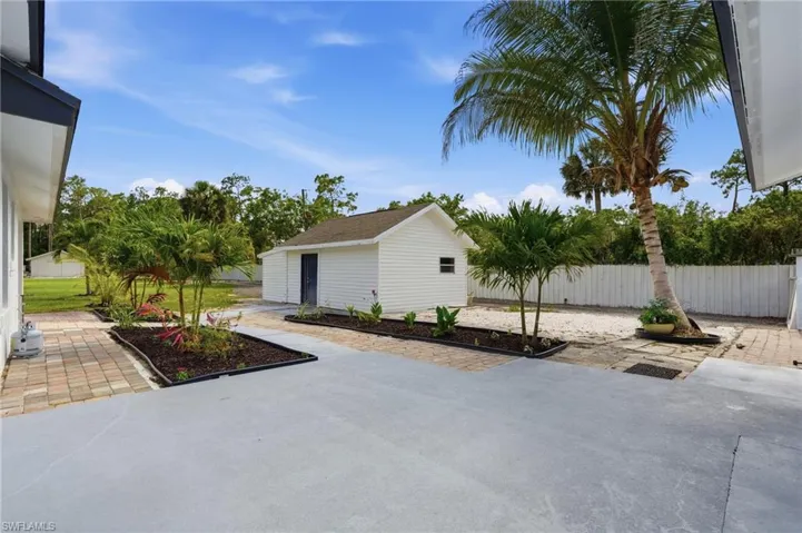 5930  Sea Grass  LN, Naples, FL 34116