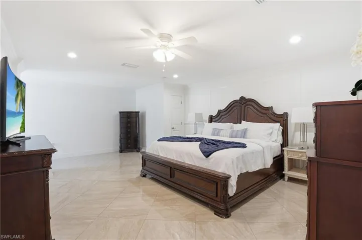 5930  Sea Grass  LN, Naples, FL 34116