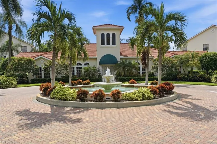 4670 Saint Croix Ln 627, Naples, Florida 34109