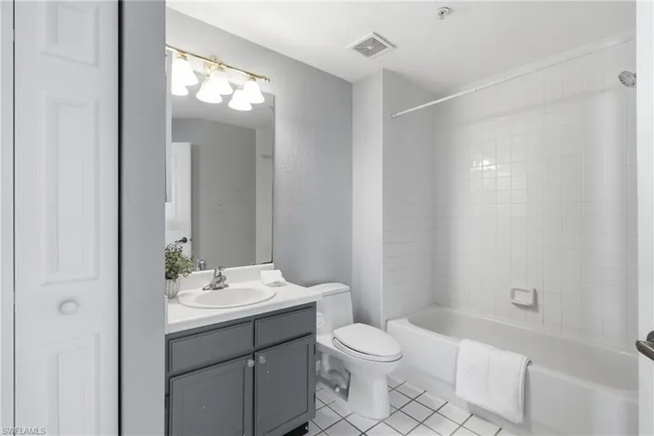 4670 Saint Croix Ln 627, Naples, Florida 34109