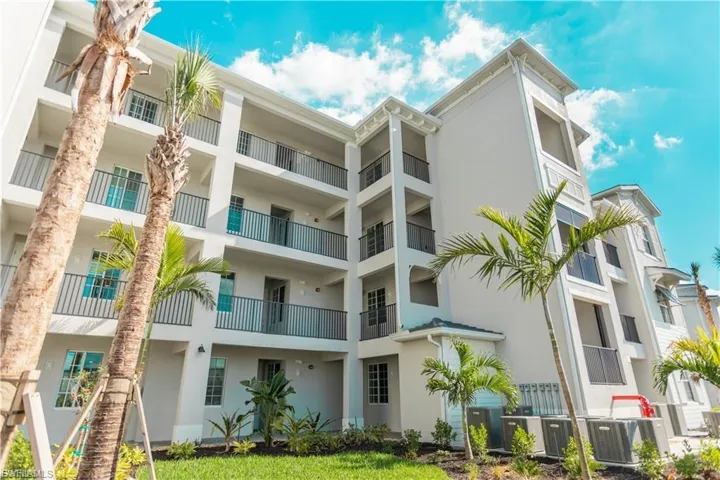 View of apartment building / complex