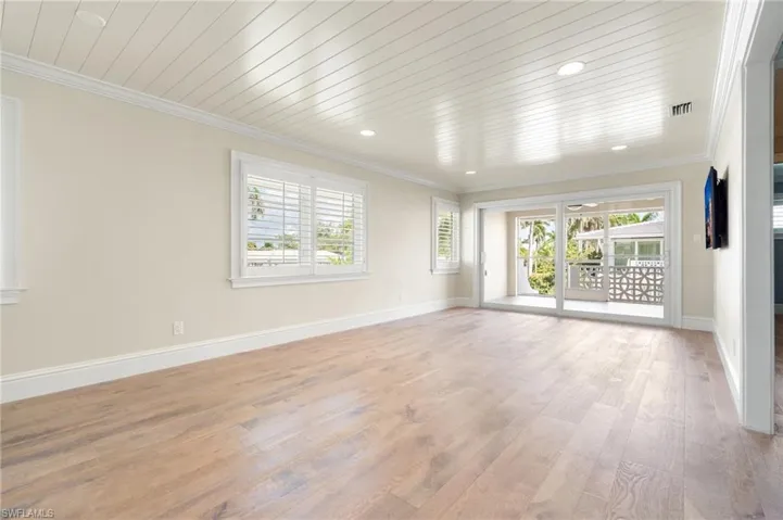 310  14th S AVE, Naples, FL 34102
