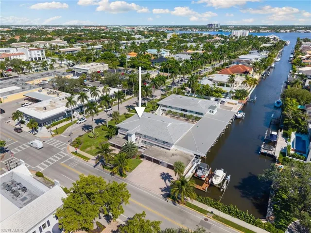 310  14th S AVE, Naples, FL 34102