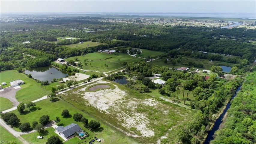3301  Sand  RD, Cape Coral, FL 33993