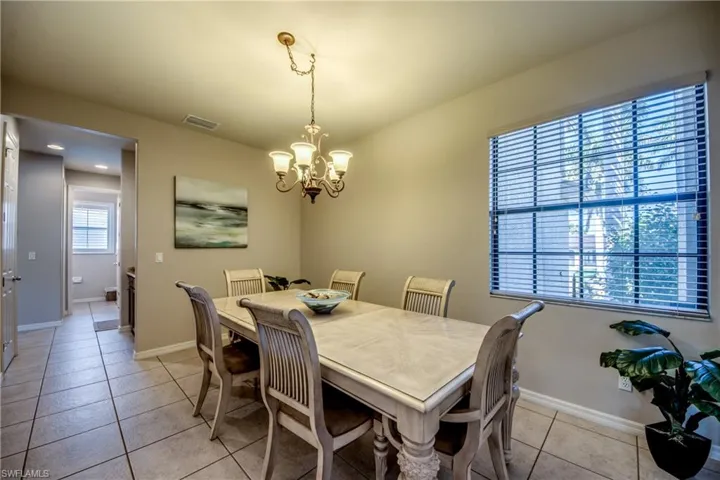 5601 Del Rio Ct, Cape Coral, Florida 33904