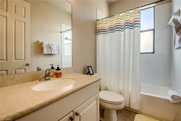 5601 Del Rio Ct, Cape Coral, Florida 33904