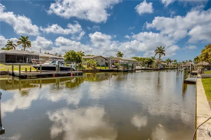 5601 Del Rio Ct, Cape Coral, Florida 33904