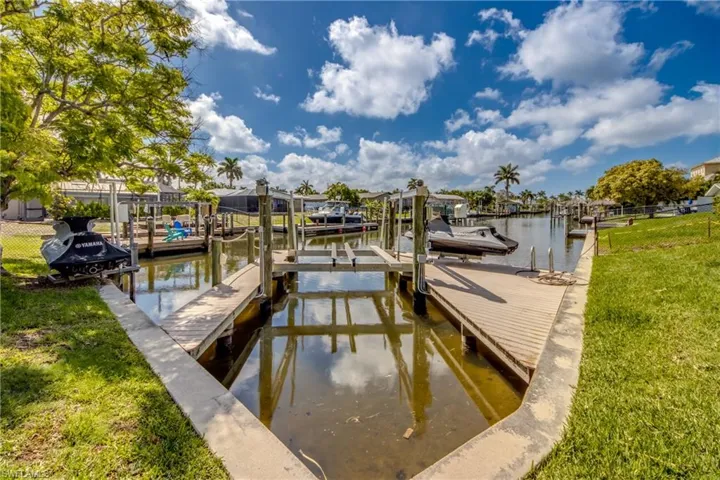 5601 Del Rio Ct, Cape Coral, Florida 33904