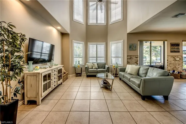 5601 Del Rio Ct, Cape Coral, Florida 33904