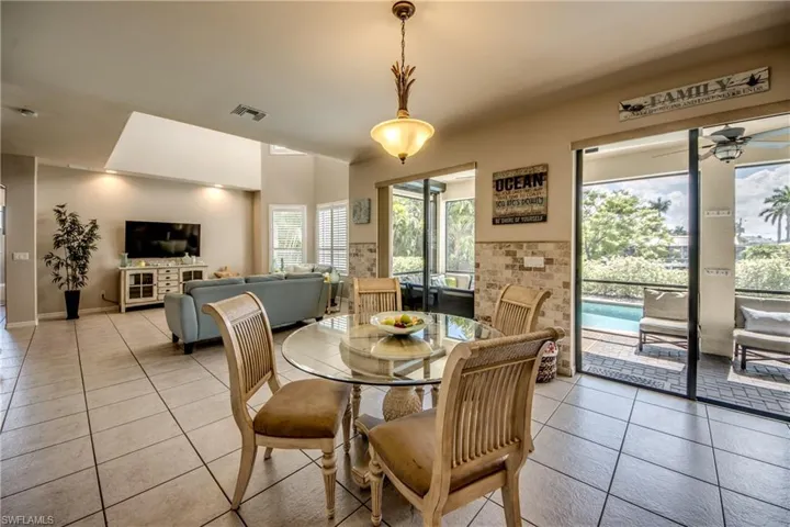 5601 Del Rio Ct, Cape Coral, Florida 33904