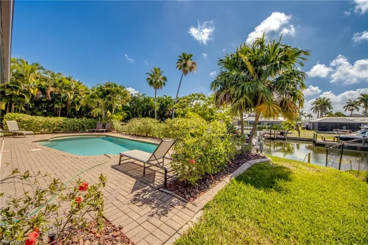 5601 Del Rio Ct, Cape Coral, Florida 33904