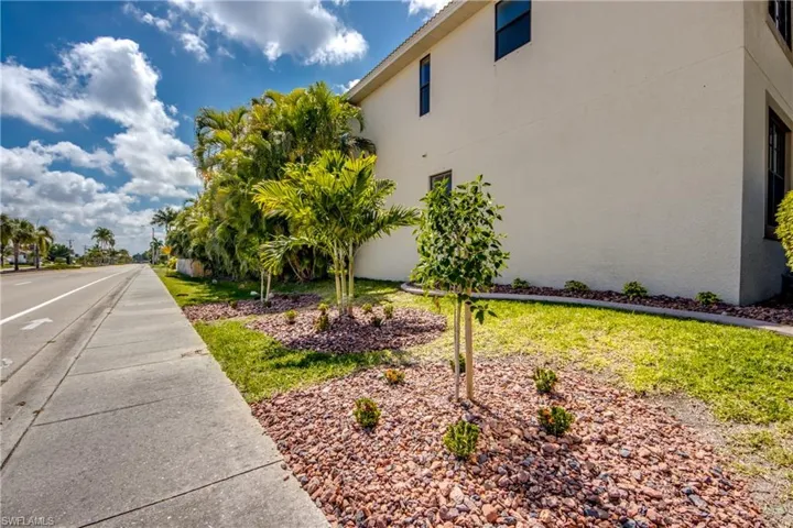 5601 Del Rio Ct, Cape Coral, Florida 33904