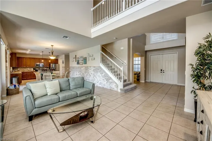 5601 Del Rio Ct, Cape Coral, Florida 33904