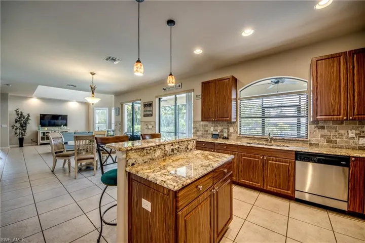 5601 Del Rio Ct, Cape Coral, Florida 33904
